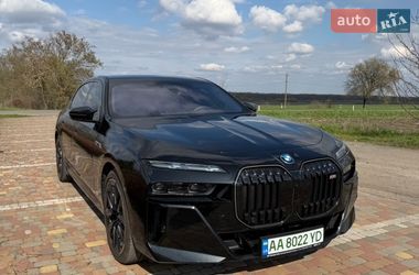Седан BMW i7 2025 в Тетієві