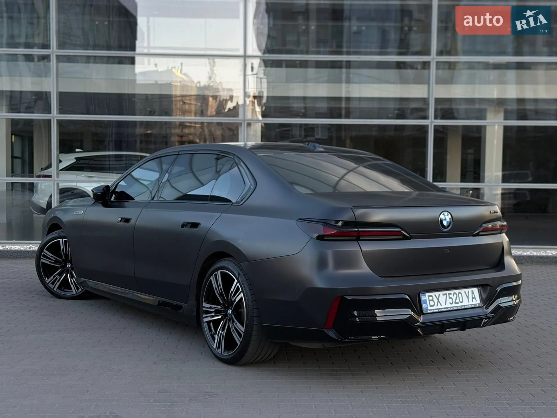 2023 BMW i7 - мініатюра 3