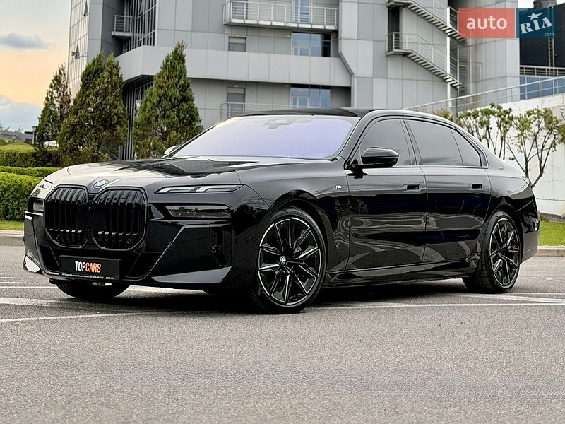Седан BMW i7 2023 в Києві
