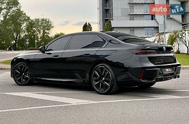 Седан BMW i7 2023 в Києві