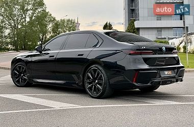 Седан BMW i7 2023 в Києві