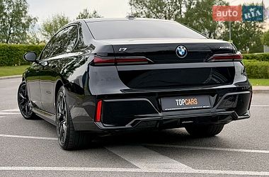 Седан BMW i7 2023 в Києві