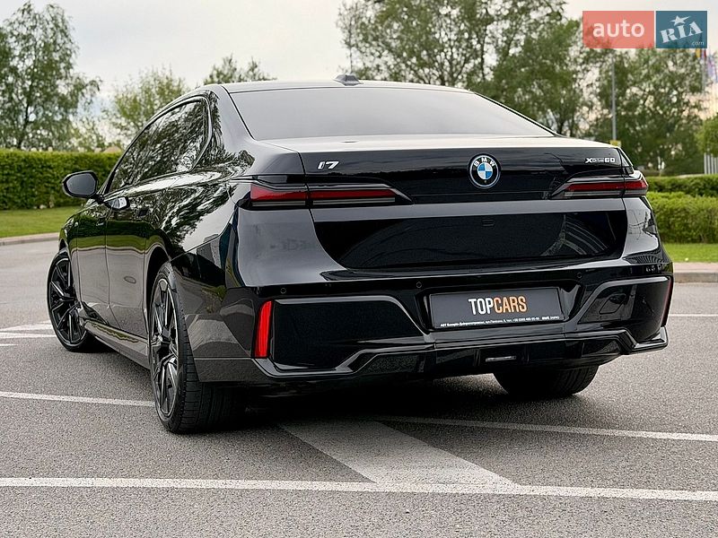 Седан BMW i7 2023 в Києві