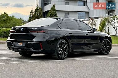 Седан BMW i7 2023 в Києві