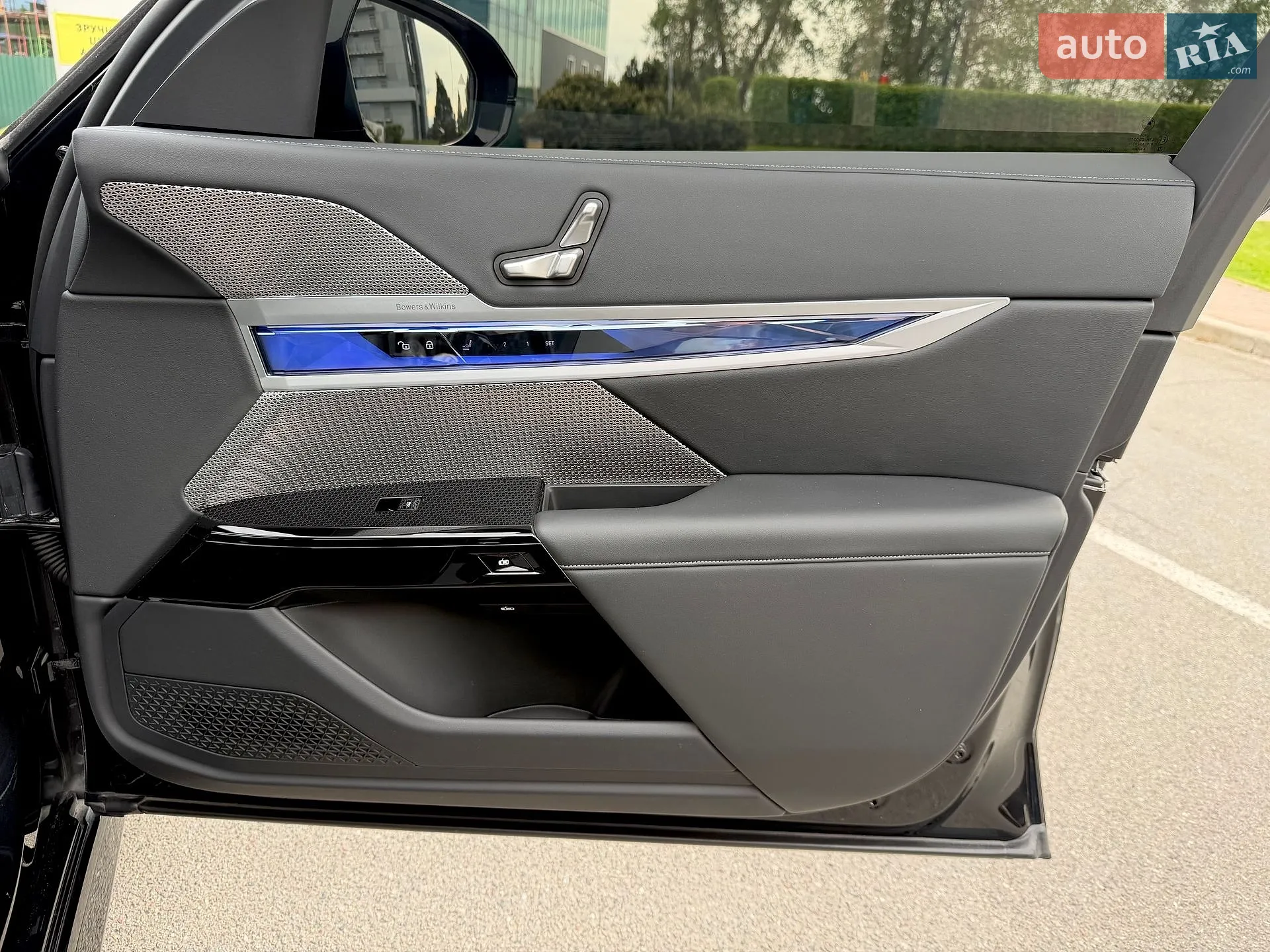 2023 BMW i7 - мініатюра 37