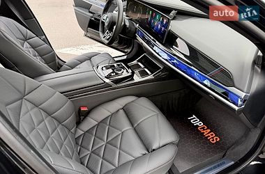 Седан BMW i7 2023 в Києві