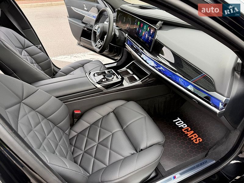 Седан BMW i7 2023 в Києві