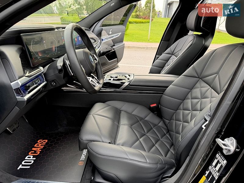 Седан BMW i7 2023 в Києві