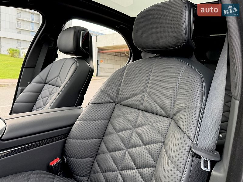 Седан BMW i7 2023 в Києві