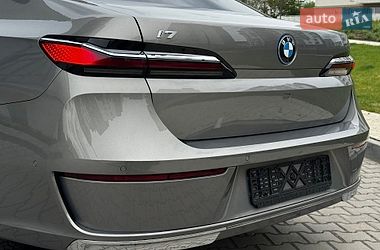 Седан BMW i7 2022 в Івано-Франківську