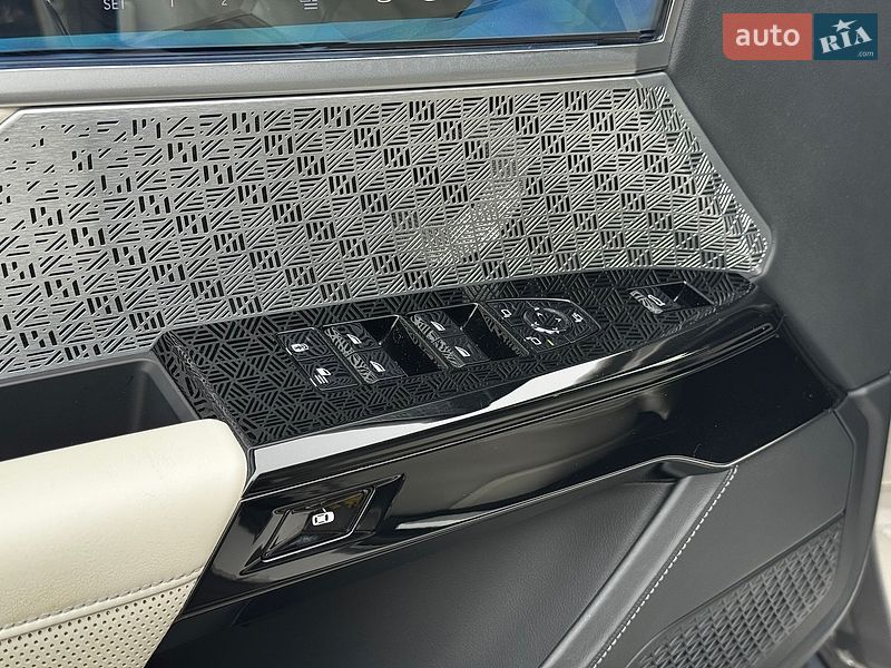 Седан BMW i7 2022 в Івано-Франківську