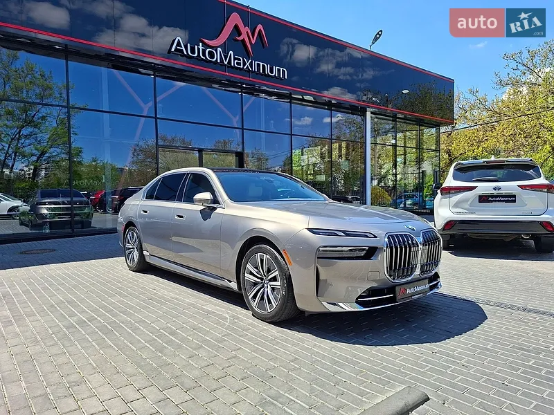 BMW i7
