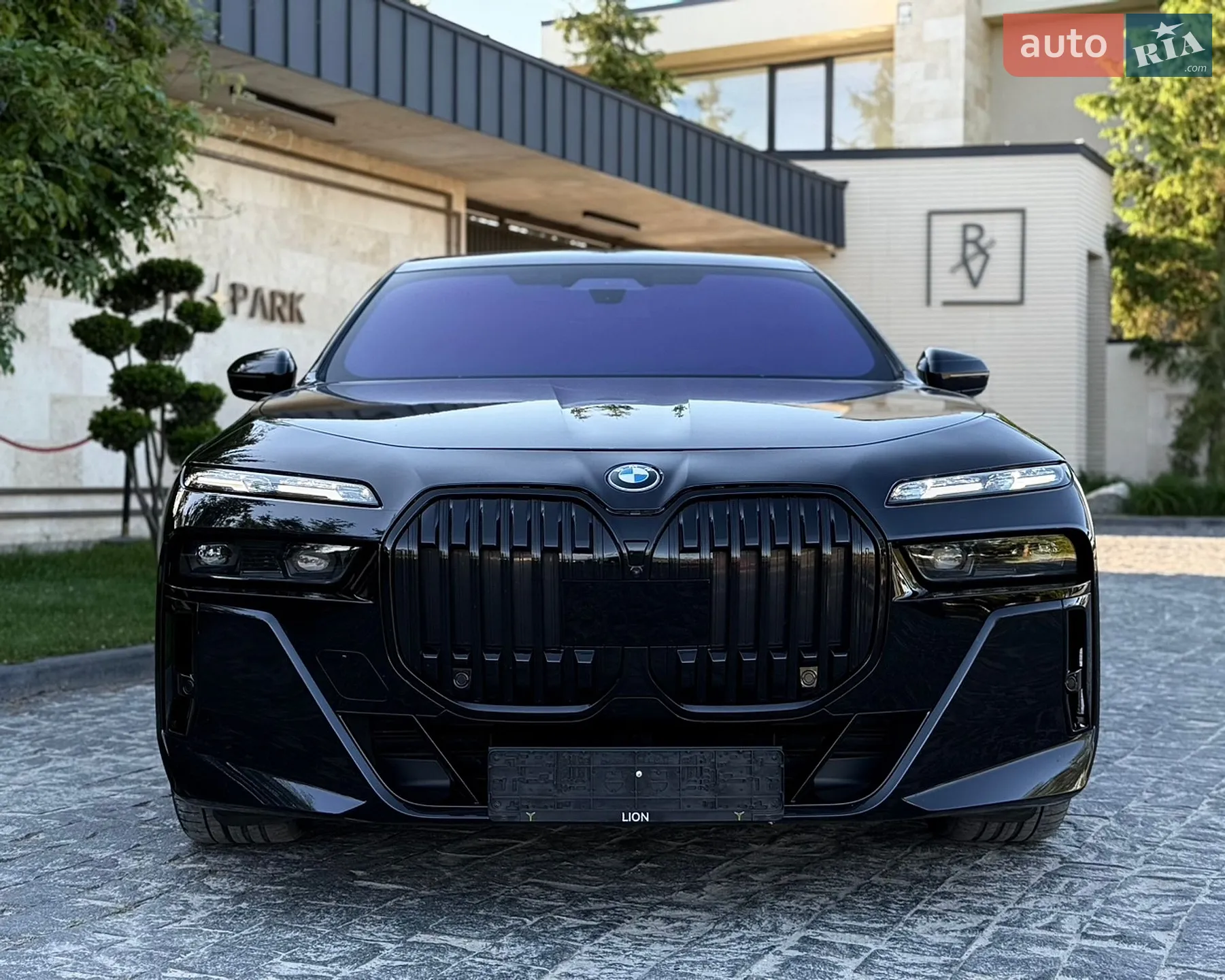 2023 BMW i7 - мініатюра 3