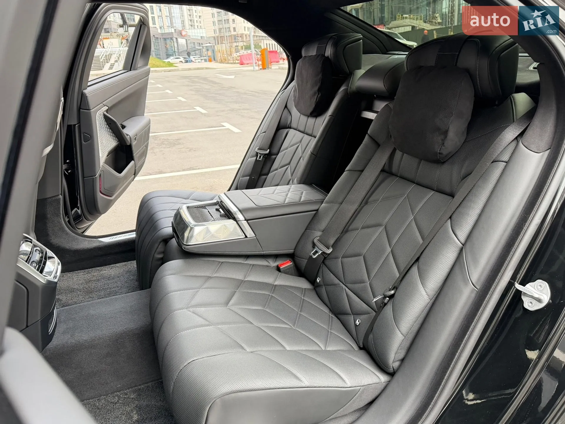 2023 BMW i7 - мініатюра 53