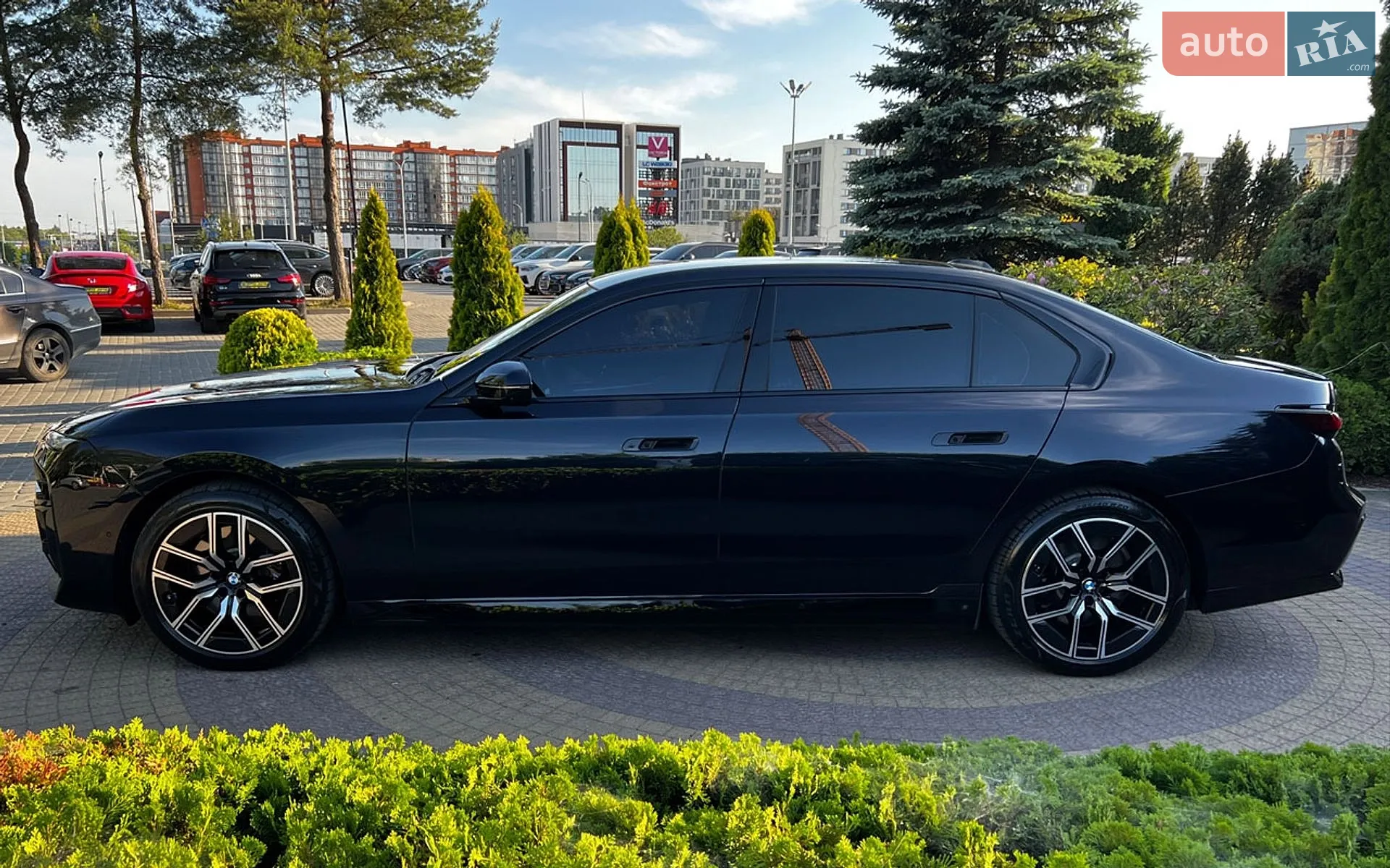 2023 BMW i7 - мініатюра 4