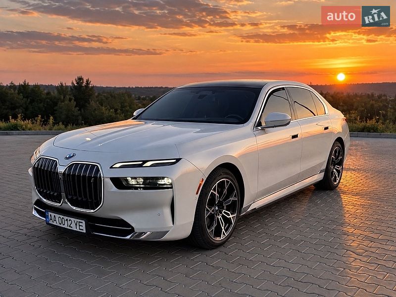 Седан BMW i7 2023 в Києві