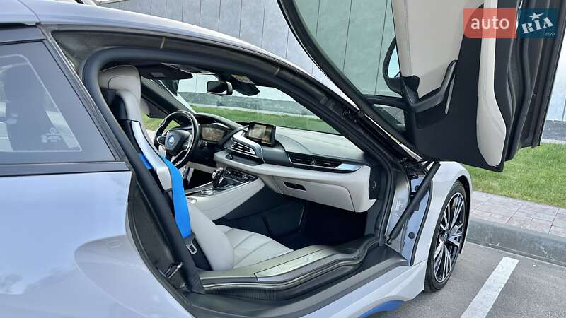 Купе BMW i8 2016 в Киеве