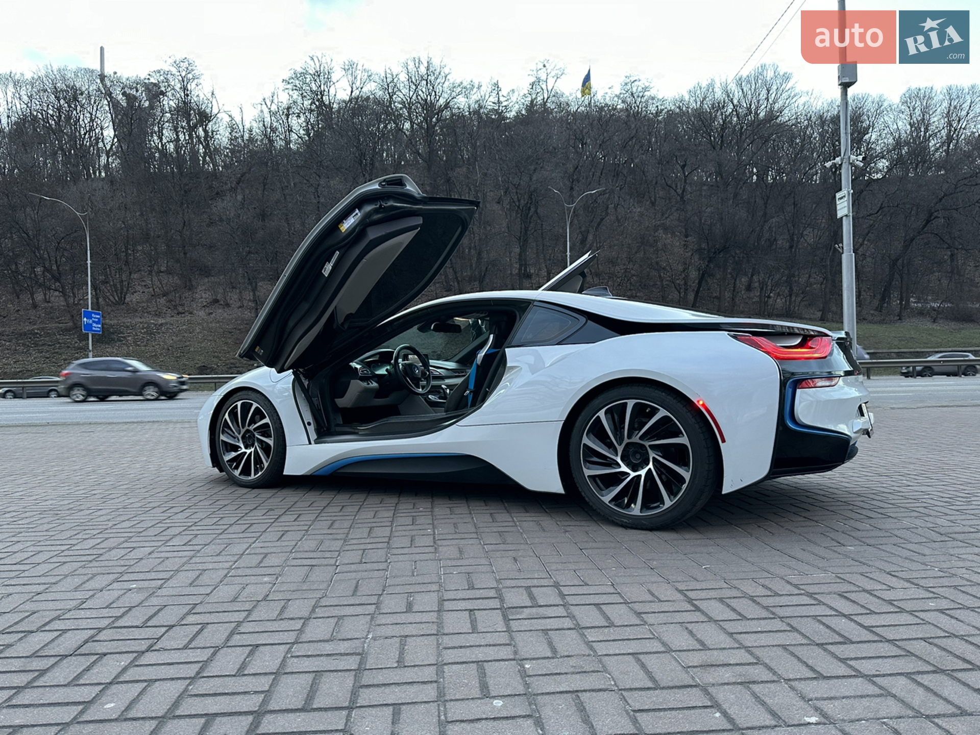 2016 BMW i8 - мініатюра 16