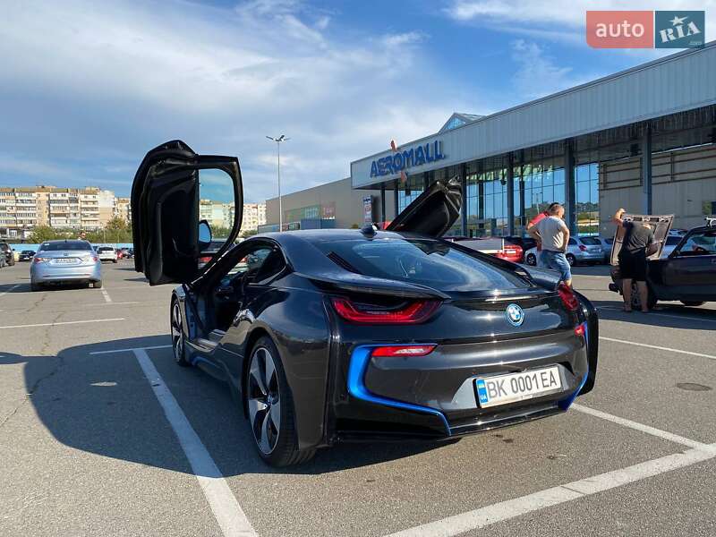 Купе BMW i8 2016 в Буковеле
