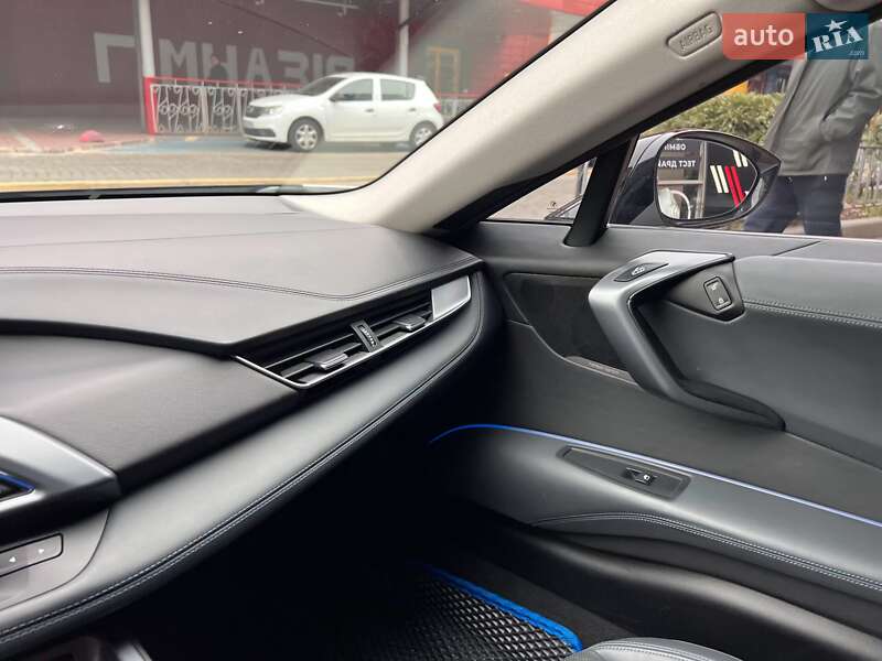 Купе BMW i8 2014 в Львове
