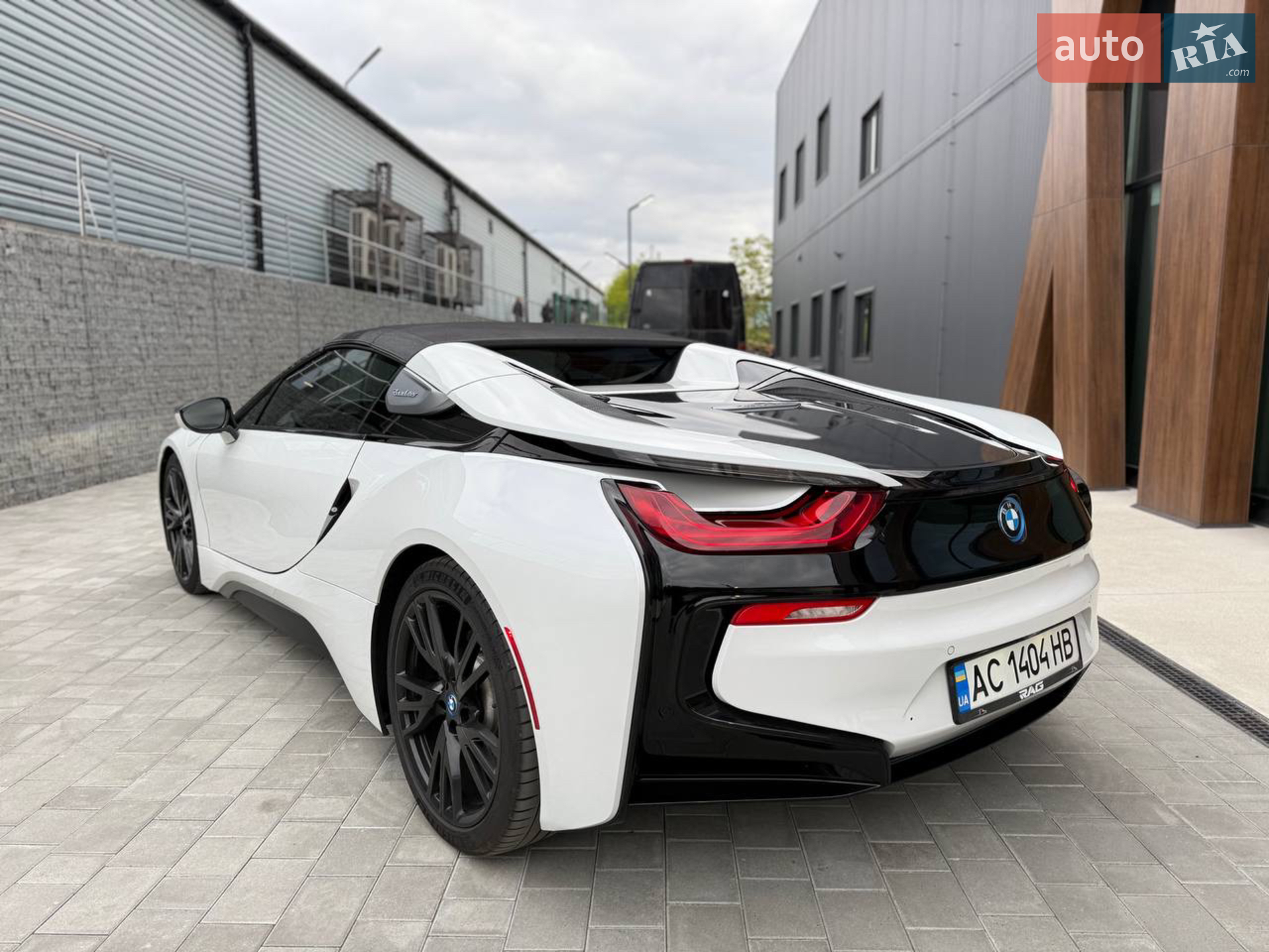 2018 BMW i8 - мініатюра 4