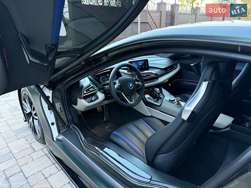 Купе BMW i8 2016 в Киеве фото 5 Купе BMW i8 2016 в Киеве