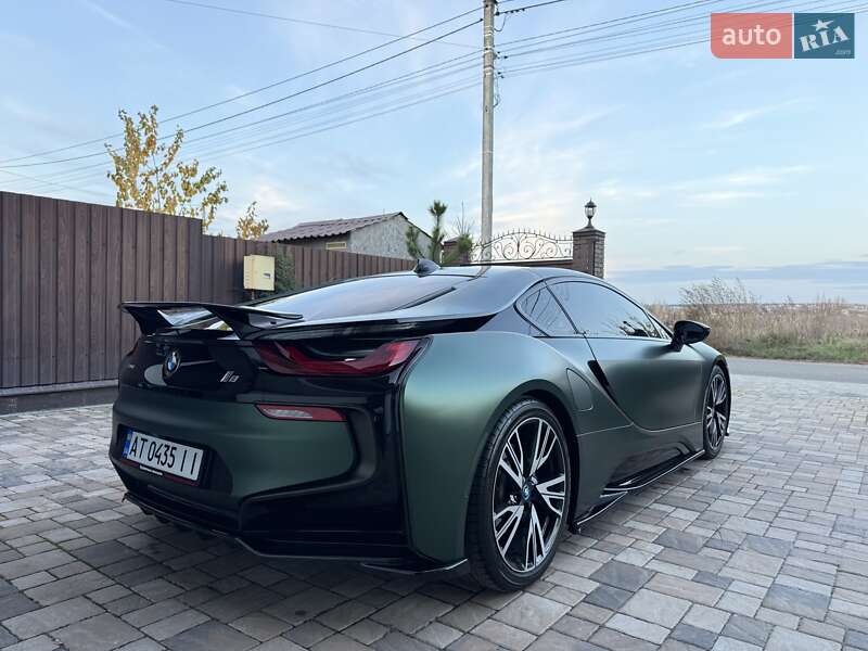 Купе BMW i8 2016 в Киеве фото 13 Купе BMW i8 2016 в Киеве