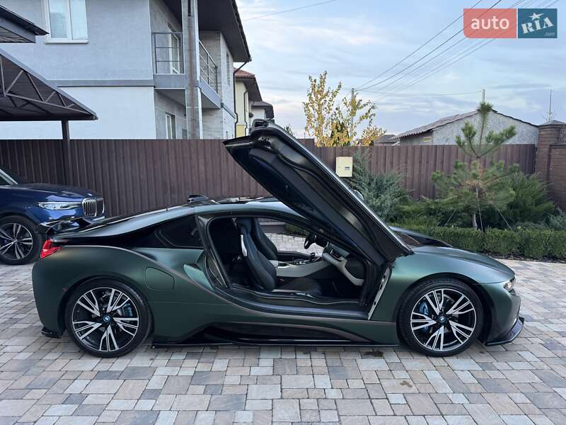 Купе BMW i8 2016 в Киеве фото 47 Купе BMW i8 2016 в Киеве
