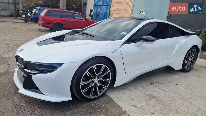 Купе BMW i8 2015 в Луцке