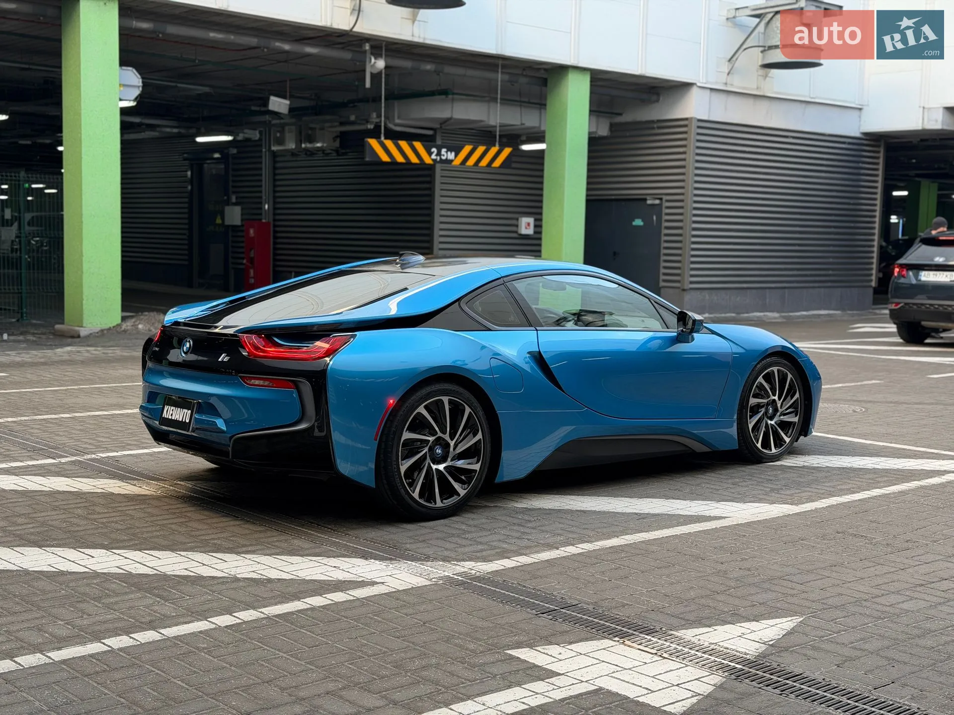 2016 BMW i8 - мініатюра 6