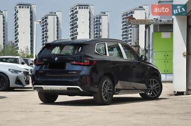 Внедорожник / Кроссовер BMW iX1 2025 в 