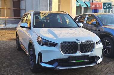 Внедорожник / Кроссовер BMW iX1 2024 в 