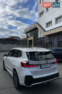 Внедорожник / Кроссовер BMW iX1 2024 в 