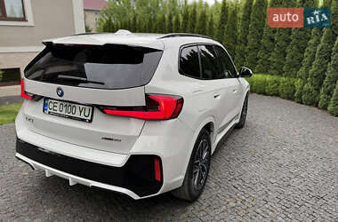 Внедорожник / Кроссовер BMW iX1 2023 в 