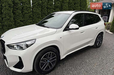 Внедорожник / Кроссовер BMW iX1 2023 в 