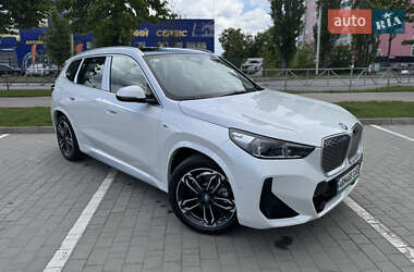 Внедорожник / Кроссовер BMW iX1 2024 в 