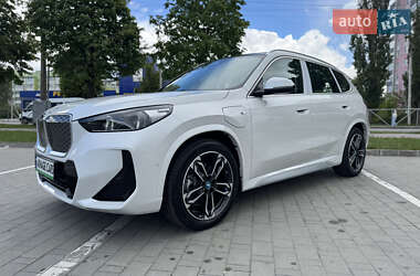 Внедорожник / Кроссовер BMW iX1 2024 в 