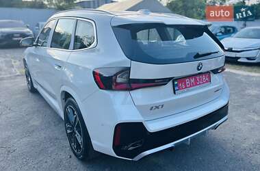 Внедорожник / Кроссовер BMW iX1 2025 в 