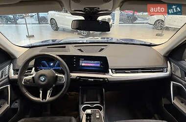 Позашляховик / Кросовер BMW iX1 2023 в 