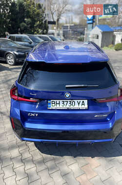 Внедорожник / Кроссовер BMW iX1 2023 в 
