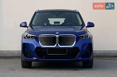 Внедорожник / Кроссовер BMW iX1 2023 в 