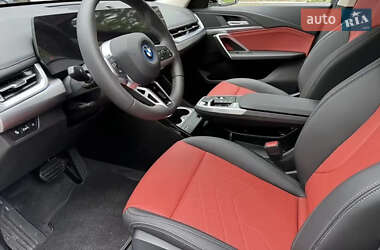 Внедорожник / Кроссовер BMW iX1 2023 в 