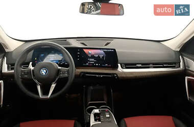 Внедорожник / Кроссовер BMW iX1 2023 в 