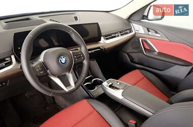 Внедорожник / Кроссовер BMW iX1 2023 в 