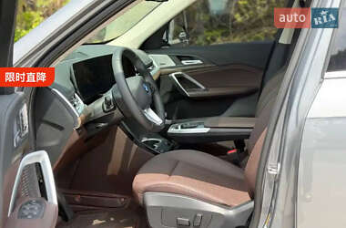 Внедорожник / Кроссовер BMW iX1 2023 в 