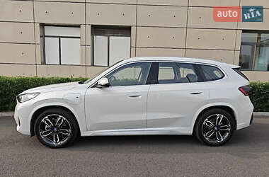 Внедорожник / Кроссовер BMW iX1 2023 в 