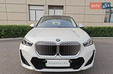 Внедорожник / Кроссовер BMW iX1 2023 в 