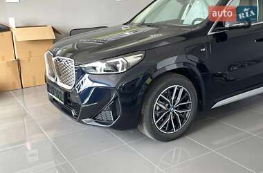 Внедорожник / Кроссовер BMW iX1 2025 в 