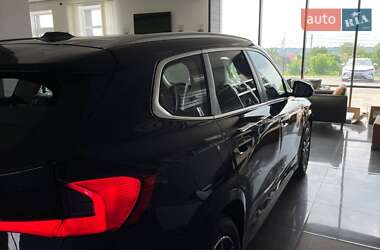 Внедорожник / Кроссовер BMW iX1 2025 в 