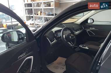 Внедорожник / Кроссовер BMW iX1 2025 в 